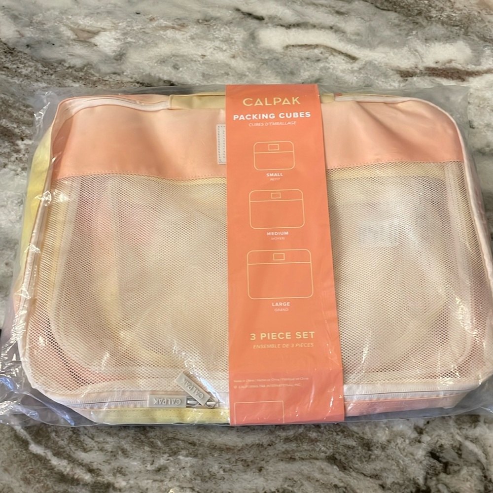 CALPAK packing cubes